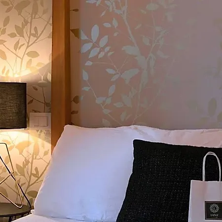 Lainez & Hotel 3*