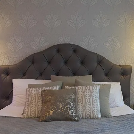 Lainez & Hotel 3*