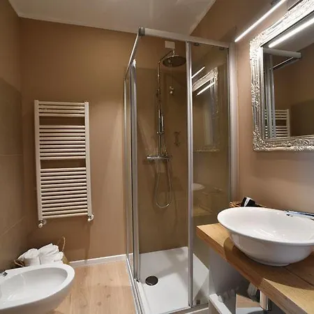 Hotel Lainez &
