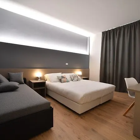 Lainez & Hotel