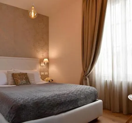 Lainez & Отель Тренто