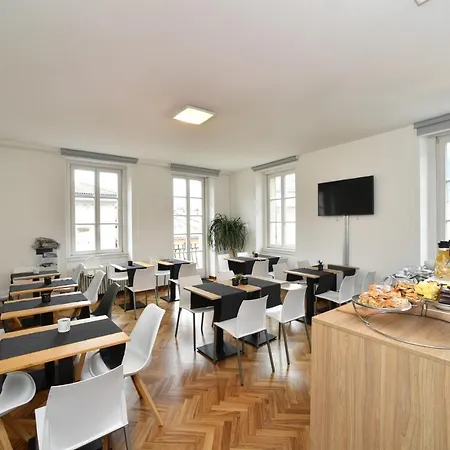 Lainez & Отель Тренто