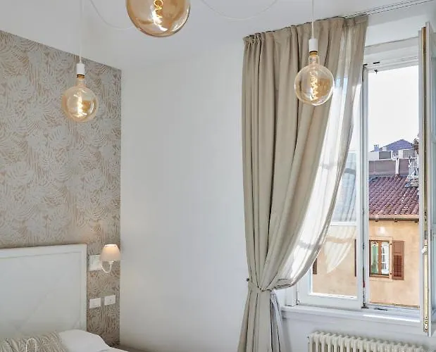 Отель Lainez & 3*